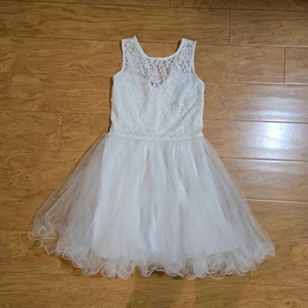 Dancing Queen White Lace Tulle Dress Size M
